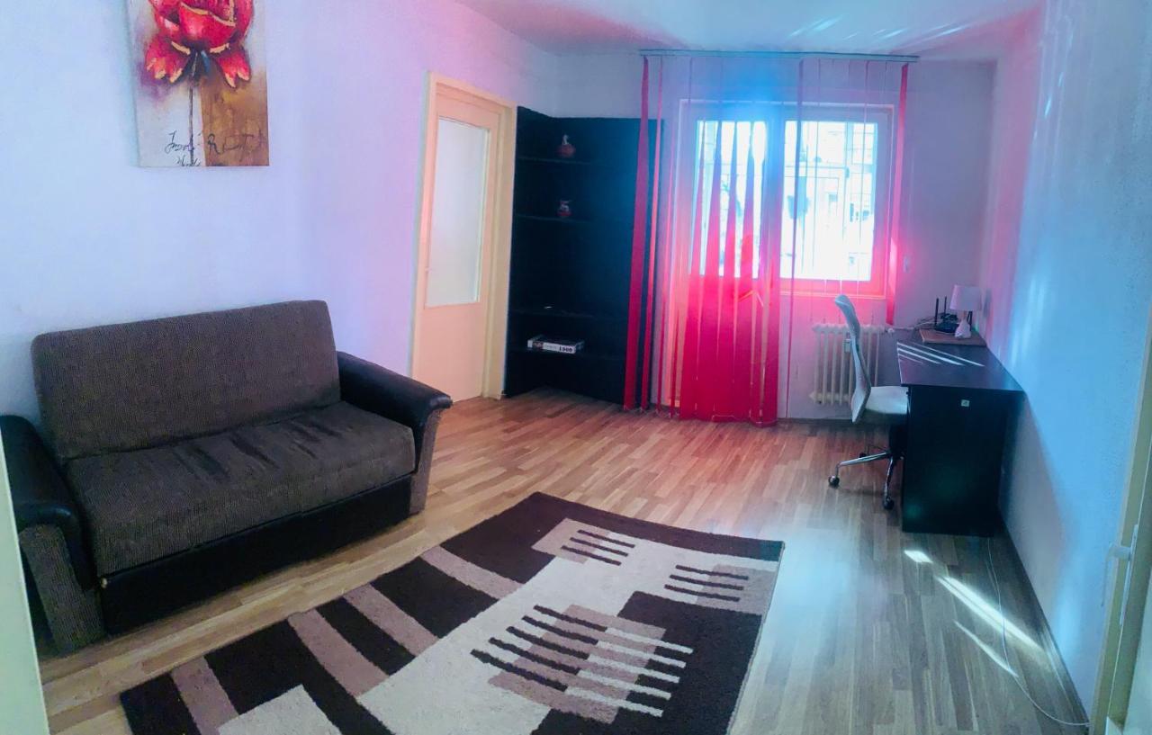 Apartment Яш Екстериор снимка