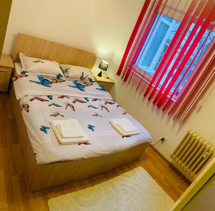 Apartment Яш Екстериор снимка